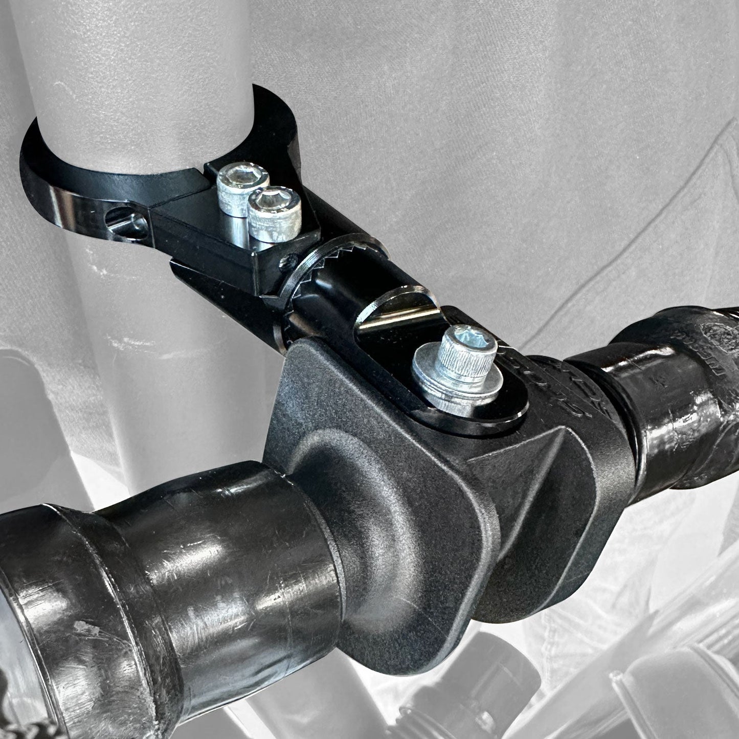 MAC-XC Magnetic Quick-Release for Helmet Air Pumper - with 1.5  Bar Mount
